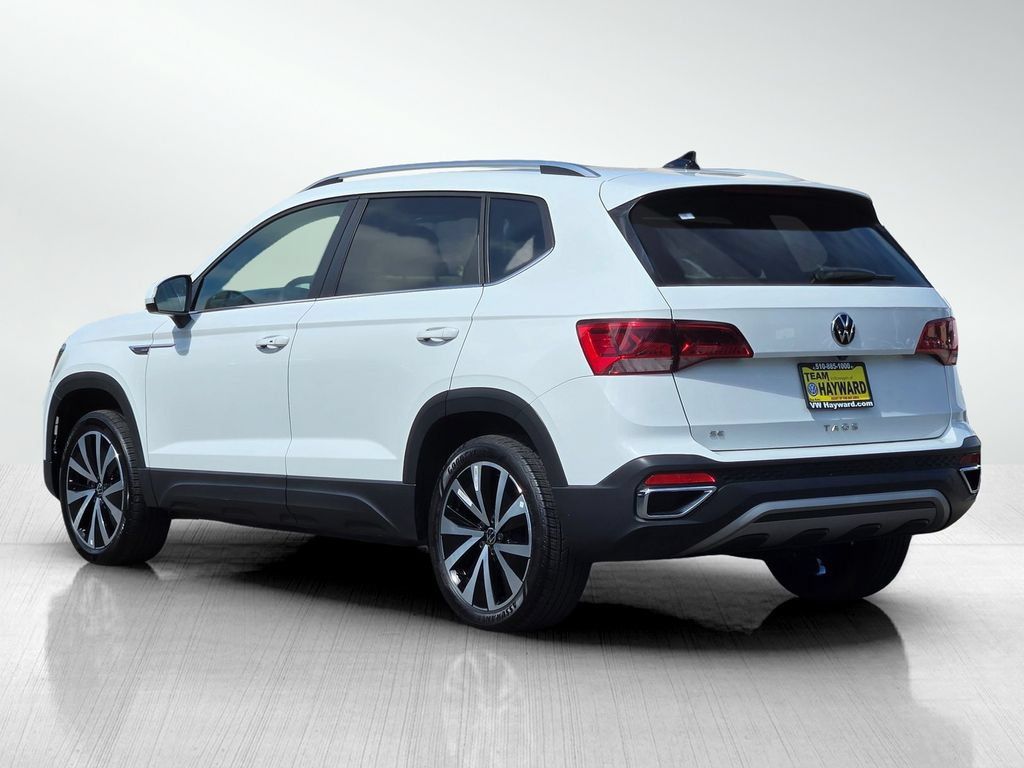 Used 2024 Volkswagen Taos SE FWD image 7
