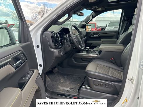 Used 2025 Chevrolet Silverado 1500 ZR2 w/ Technology Package image 17