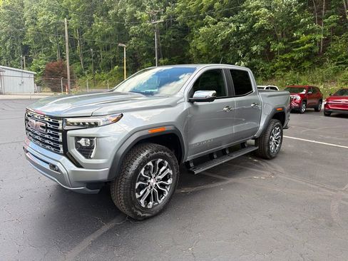 New 2026 GMC Canyon Denali AWD/4WD image 3