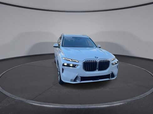Used 2026 BMW X7 xDrive40i AWD/4WD image 3