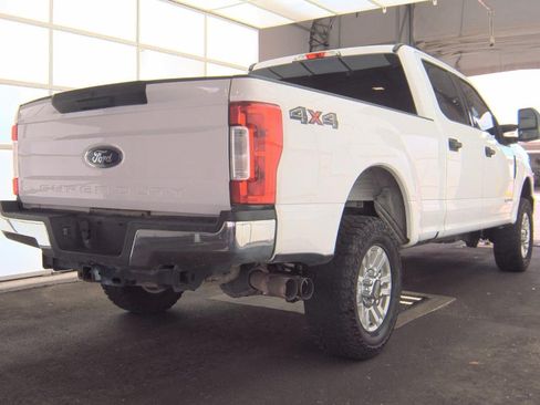 Used 2019 Ford F250 XLT w/ Snow Plow Prep Package AWD/4WD image 9
