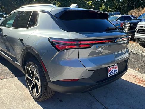 New 2026 Chevrolet Equinox EV LT image 7