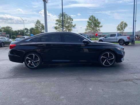 Used 2020 Honda Accord Sport image 2