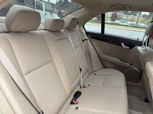 Used 2013 Mercedes-Benz C 250 Sedan image 25