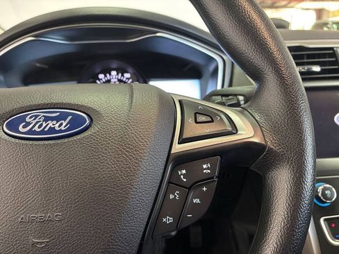 Used 2020 Ford Fusion SE FWD image 13