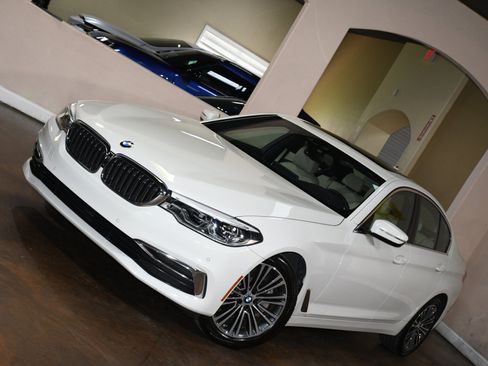 Used 2020 BMW 530i w/ Premium Package RWD image 78
