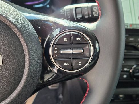 Used 2024 Kia Soul GT-Line FWD image 33