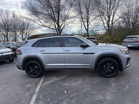 New 2026 Volkswagen Atlas Cross Sport SEL R-Line AWD/4WD image 8