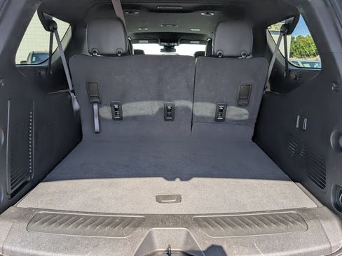 Certified 2024 Chevrolet Suburban LT AWD/4WD image 8