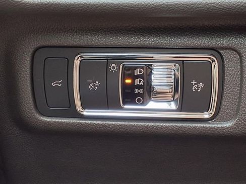 Used 2022 Lincoln Corsair FWD image 12