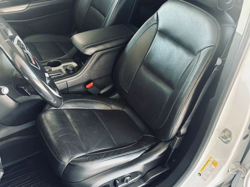 Used 2019 GMC Acadia SLT w/ LPO, Floor Liner Package AWD/4WD image 14