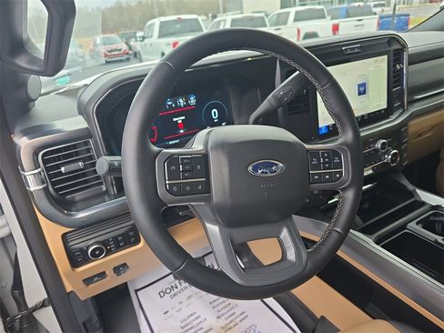 Used 2025 Ford F250 Lariat w/ Chrome Package image 17