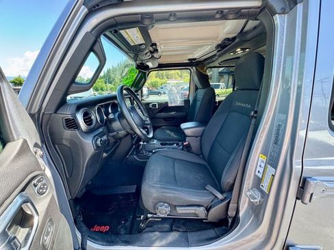 Used 2019 Jeep Wrangler Unlimited Sahara w/ Uconnect 4C Nav & Sound Group AWD/4WD image 10
