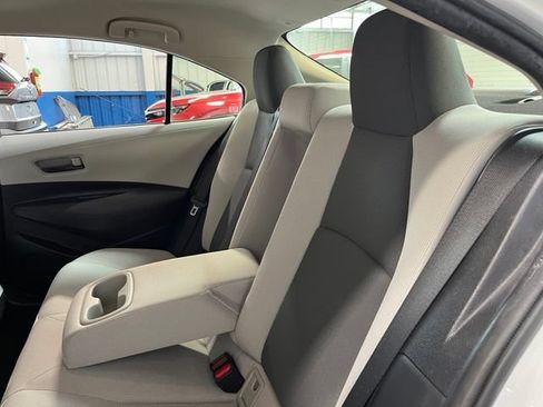 Used 2022 Toyota Corolla LE FWD image 18