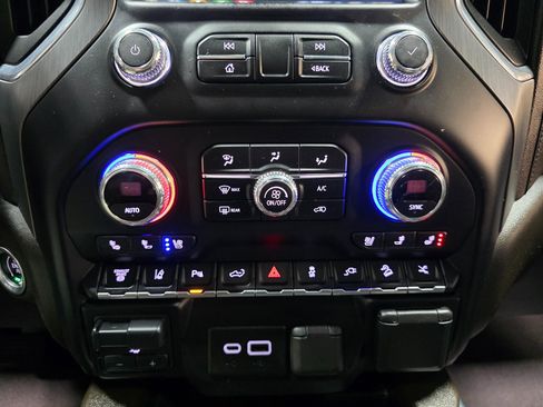 Used 2021 GMC Sierra 2500 Denali w/ Denali Black Diamond Edition image 30