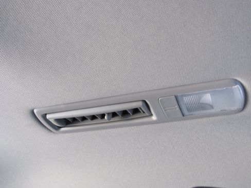Used 2017 Toyota Highlander XLE w/ Carpet Mat Package AWD/4WD image 41