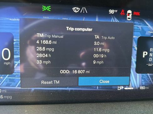 Used 2026 Volvo XC40 B5 Plus AWD/4WD image 9