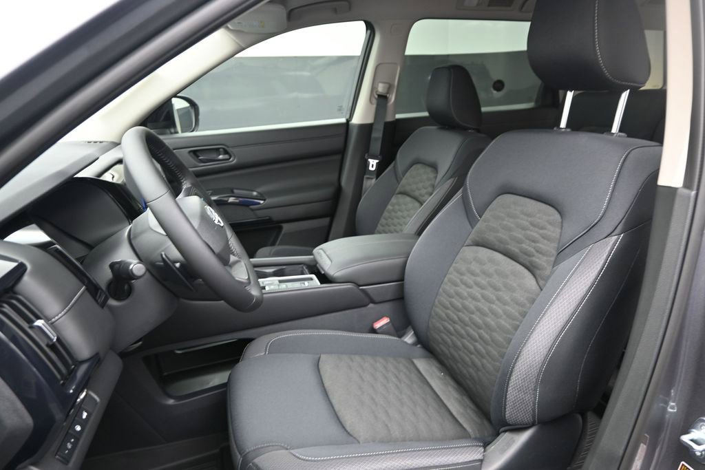 Certified 2026 Nissan Pathfinder SV FWD image 20