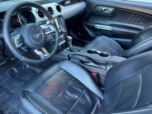 Used 2017 Ford Mustang Premium image 10