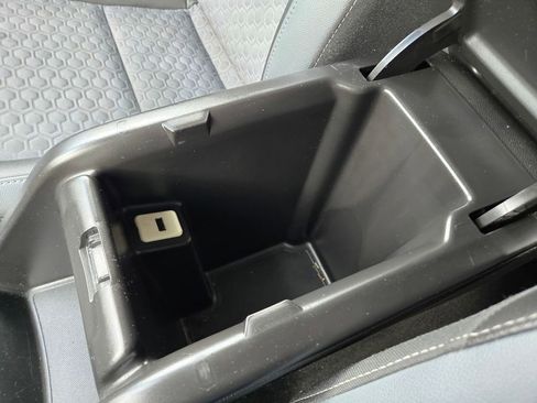 Used 2018 Chevrolet Colorado Z71 AWD/4WD image 13