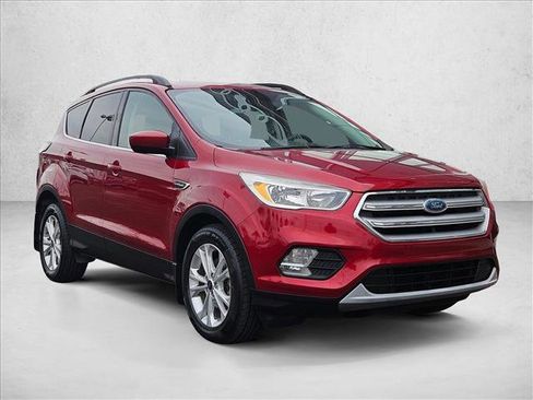 Used 2018 Ford Escape SE w/ SE Sync 3 Package image 3