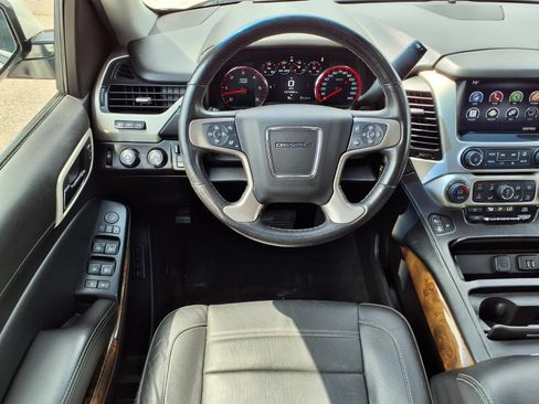 Used 2015 GMC Yukon XL Denali w/ Premium Package AWD/4WD image 11