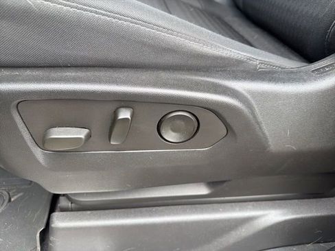 Used 2022 GMC Sierra 1500 SLE image 13