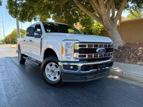 Used 2025 Ford F250 XLT w/ FX4 Off-Road Package AWD/4WD image 4