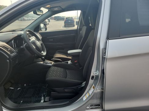 Used 2025 Mitsubishi Outlander Sport ES AWD/4WD image 16