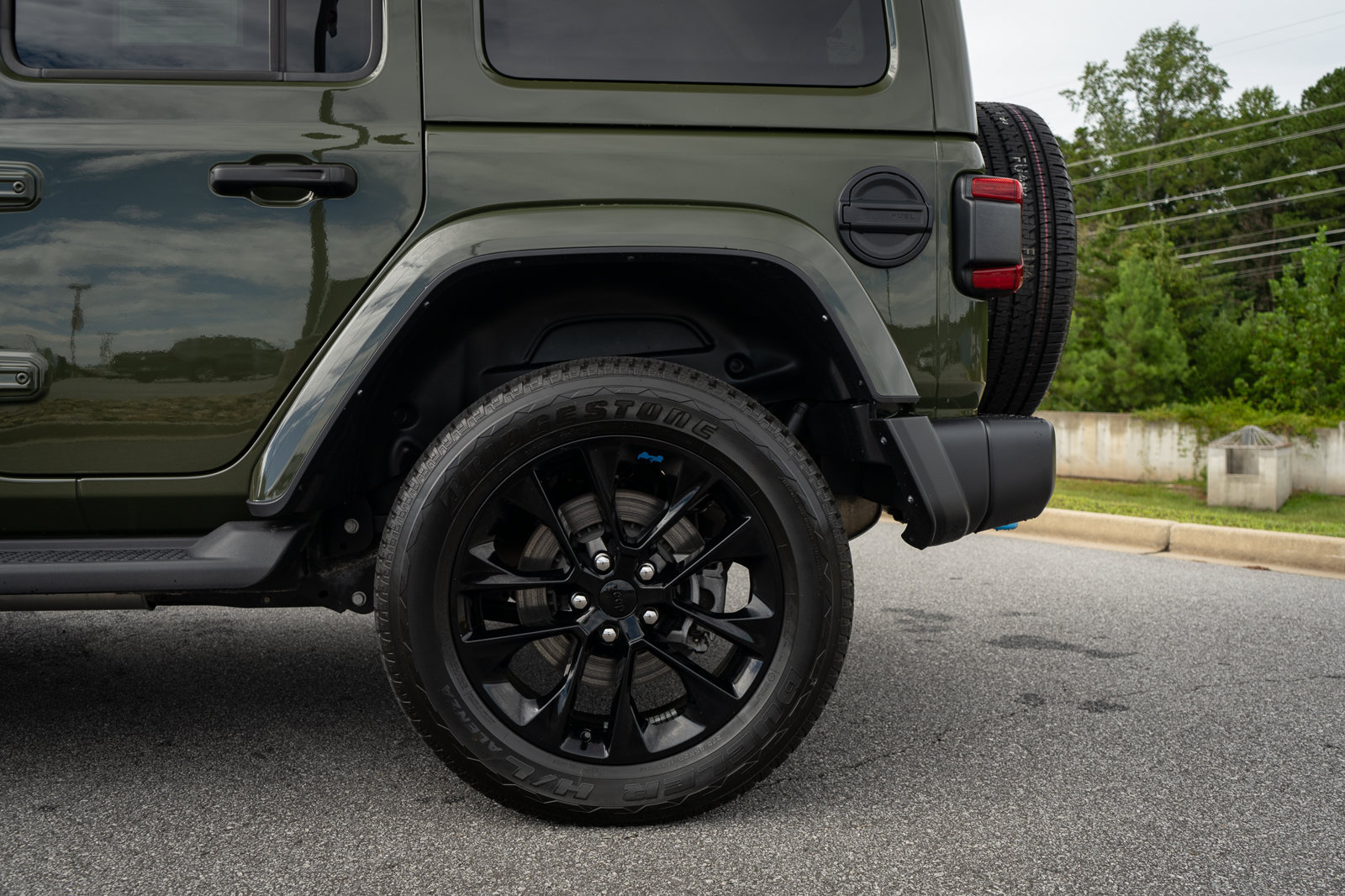 Used 2022 Jeep Wrangler Unlimited Sahara w/ Cold Weather Group AWD/4WD image 6