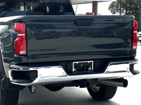 Used 2025 Chevrolet Silverado 2500 LTZ w/ LTZ Convenience Package AWD/4WD image 6