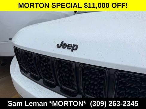 New 2025 Jeep Grand Cherokee Limited w/ Black Appearance Package image 3