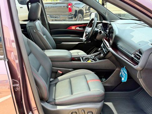 Certified 2025 Chevrolet Traverse RS w/ LPO, Floor Liner Package FWD image 22