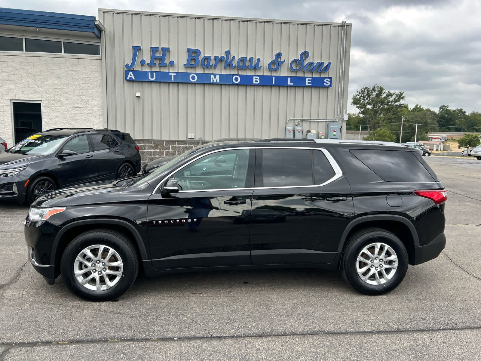 Used 2018 Chevrolet Traverse LT FWD image 6