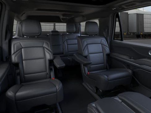 New 2026 Lincoln Navigator L Reserve image 12