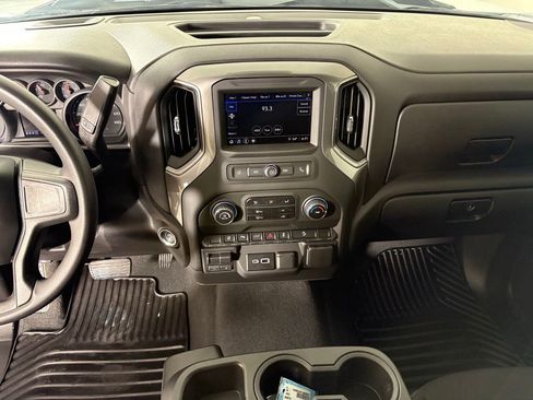 Used 2025 Chevrolet Silverado 2500 Custom w/ Custom Value Package image 28