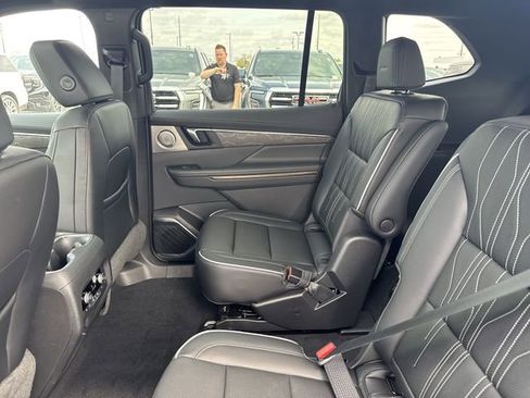 New 2026 Buick Enclave Avenir w/ Super Cruise Package AWD/4WD image 23