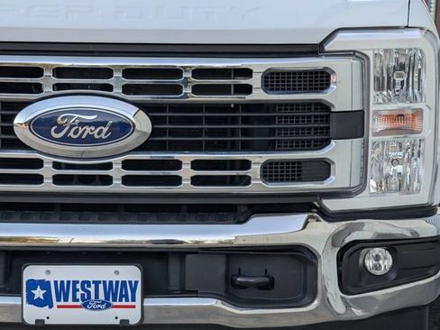 Used 2024 Ford F250 XLT w/ FX4 Off-Road Package AWD/4WD image 9