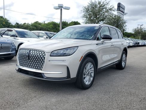 Certified 2024 Lincoln Corsair FWD image 3