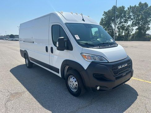Used 2024 RAM ProMaster 3500 w/ Premium Convenience Group FWD image 2