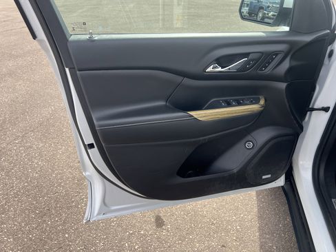 Used 2018 GMC Acadia Denali w/ Technology Package image 16