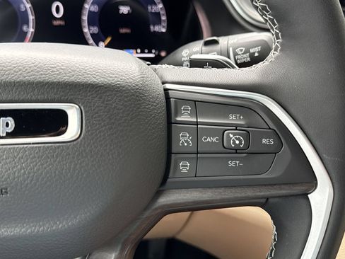 Used 2024 Jeep Grand Cherokee L Limited RWD image 23
