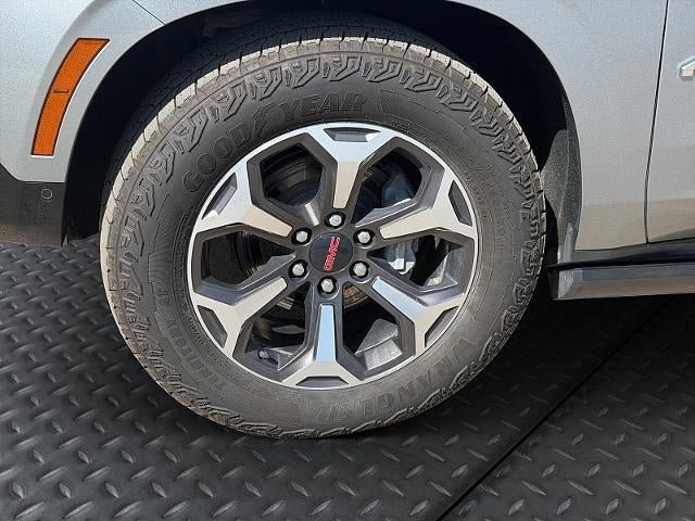 Used 2025 GMC Yukon AT4 Ultimate w/ LPO, Illumination Package AWD/4WD image 10