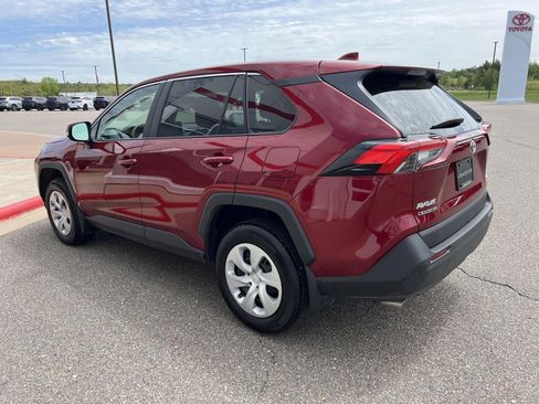 Used 2025 Toyota RAV4 LE AWD/4WD image 8