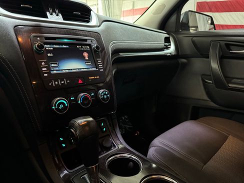 Used 2017 Chevrolet Traverse LT AWD/4WD image 17