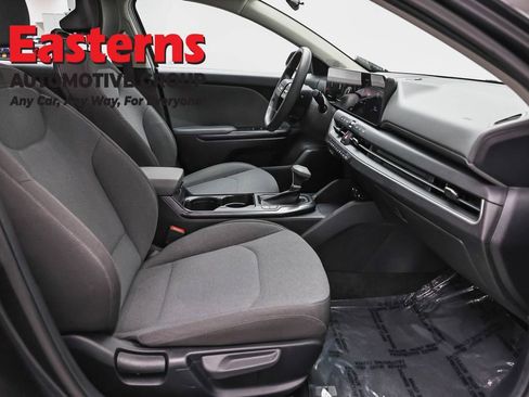 Used 2025 Kia K4 FWD image 23