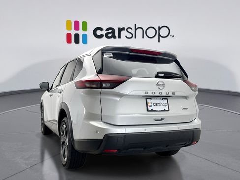 Used 2025 Nissan Rogue SV AWD/4WD image 3