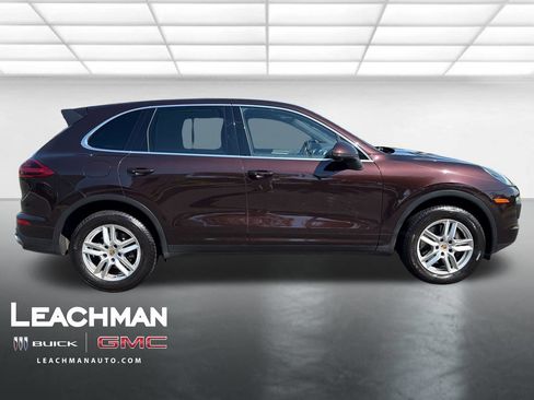 Used 2016 Porsche Cayenne AWD/4WD image 2