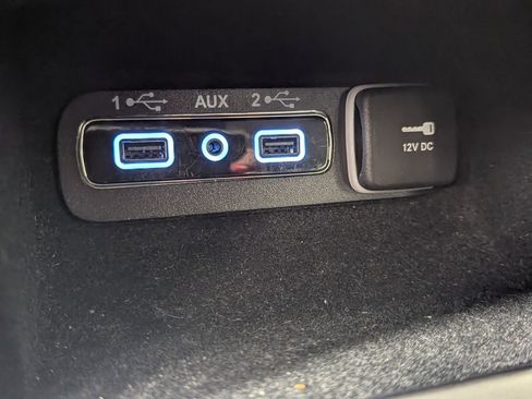 Used 2021 Jeep Grand Cherokee Laredo AWD/4WD image 23