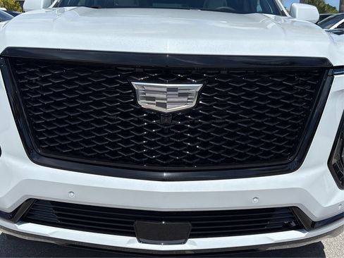 New 2026 Cadillac Escalade ESV Platinum Sport AWD/4WD image 15
